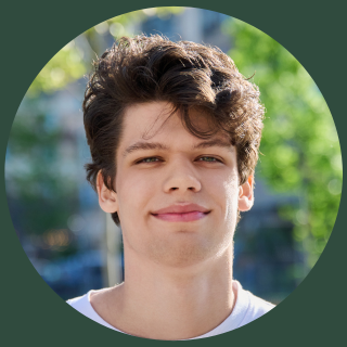 « Très content de la prestation d'Adrien pour Léo, qui retrouve confiance en lui, motivation et l'envie de réussir. Les notes sont remontées et Léo a réellement envie de finir sa première année pour réaliser ses objectifs de seconde année. »